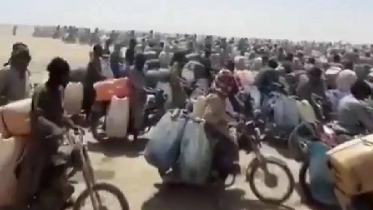 Akaryakıt krizinde son perde: Ucuz yakıt için İran sınırına akın ettiler