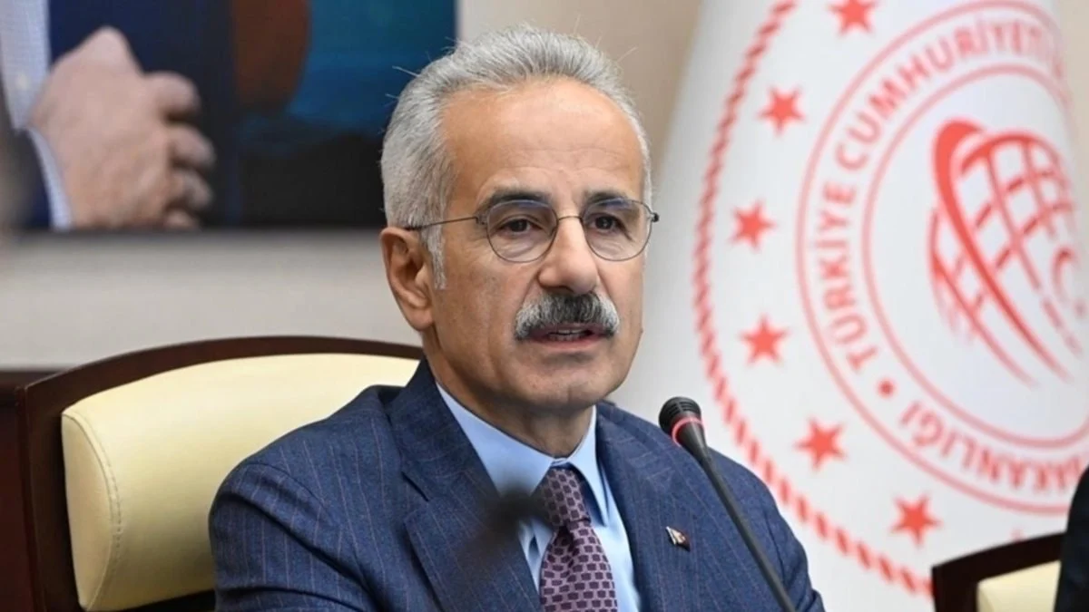 Abdulkadir Uraloğlu: 2026'da boğazlardaki gemi hareketliliği 26 bin 214'e ulaştı