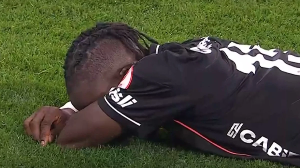 Junior Olaitan, maç sonu gözyaşlarını tutamadı