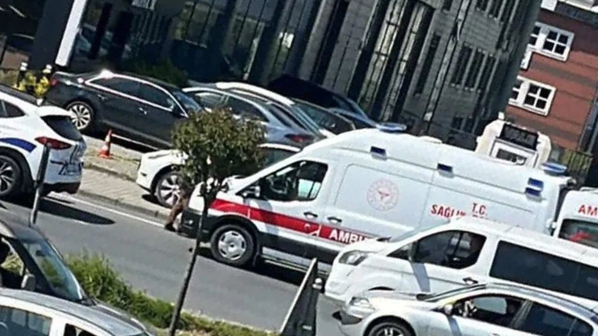 İstanbul'da park ettiği aracından inerken silahlı saldırıya uğradı
