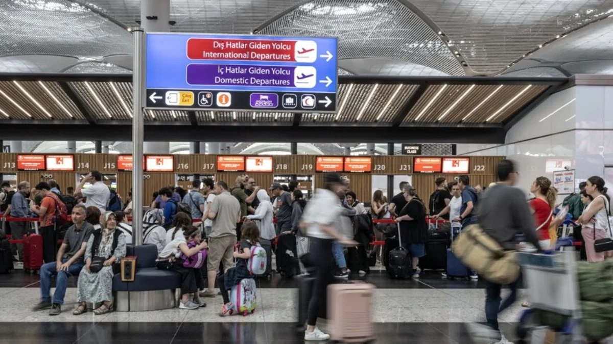 Türkiye havalimanlarındaki yolcu trafiği bir yılda 85 milyon barajını aştı