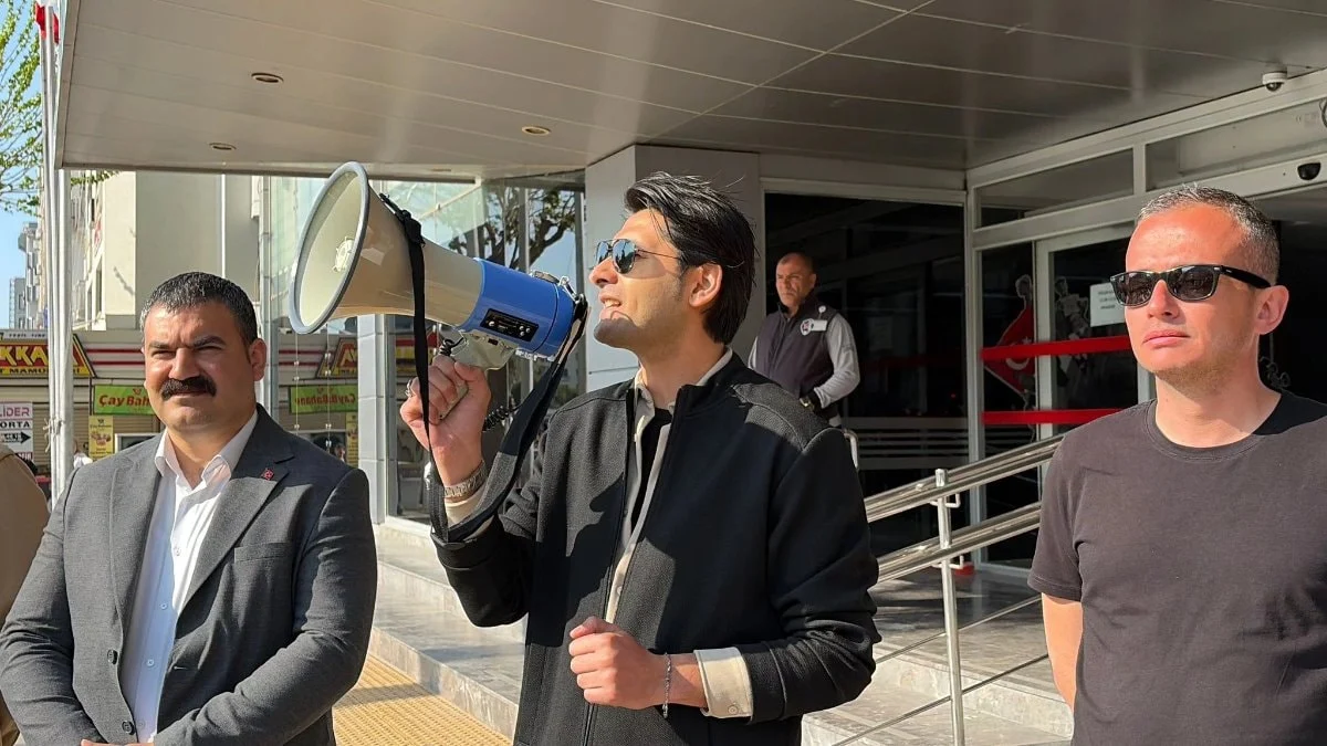 İzmir Karşıyaka Belediyesi'nde 455 memur eylemde