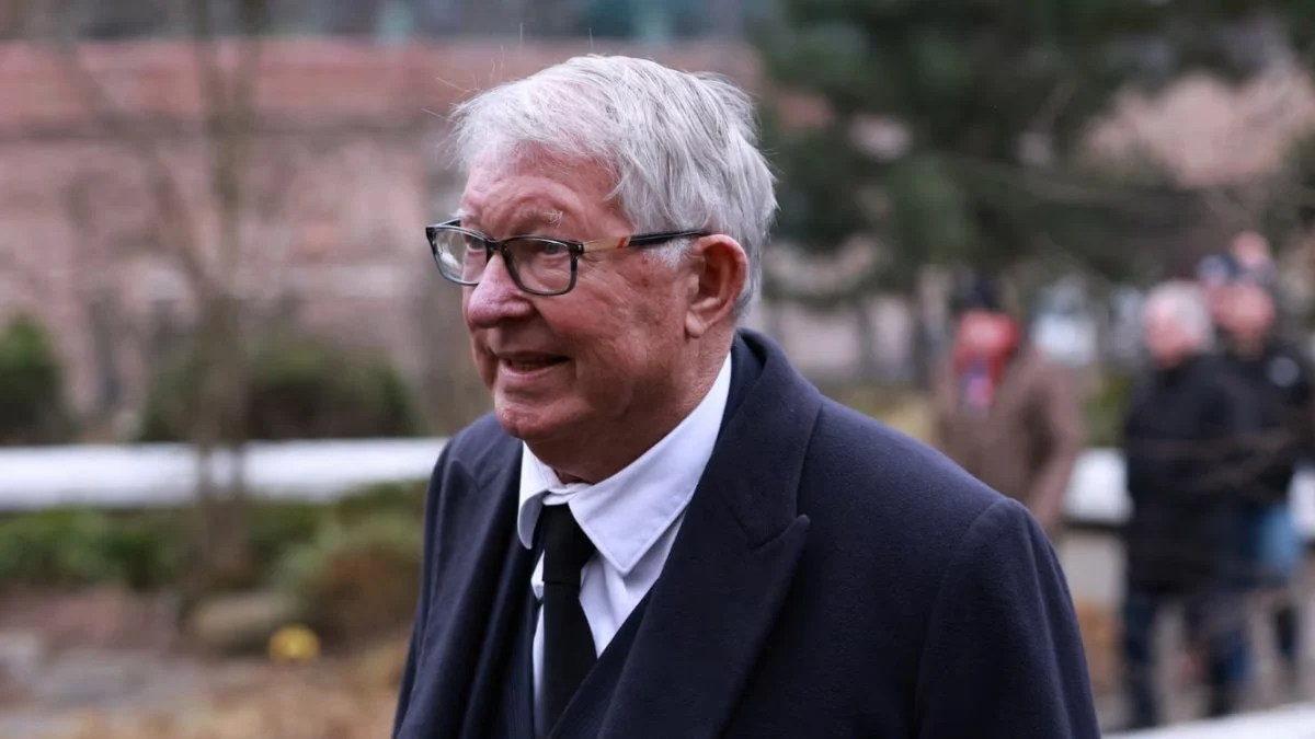 Alex Ferguson, Manchester United-Liverpool maçı öncesi hastaneye kaldırıldı