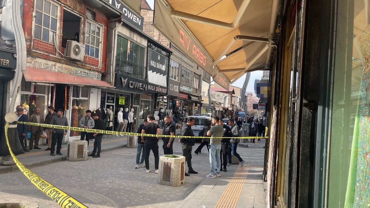 Van'da sokak ortasında silahlı saldırı: Bacağından vurdular