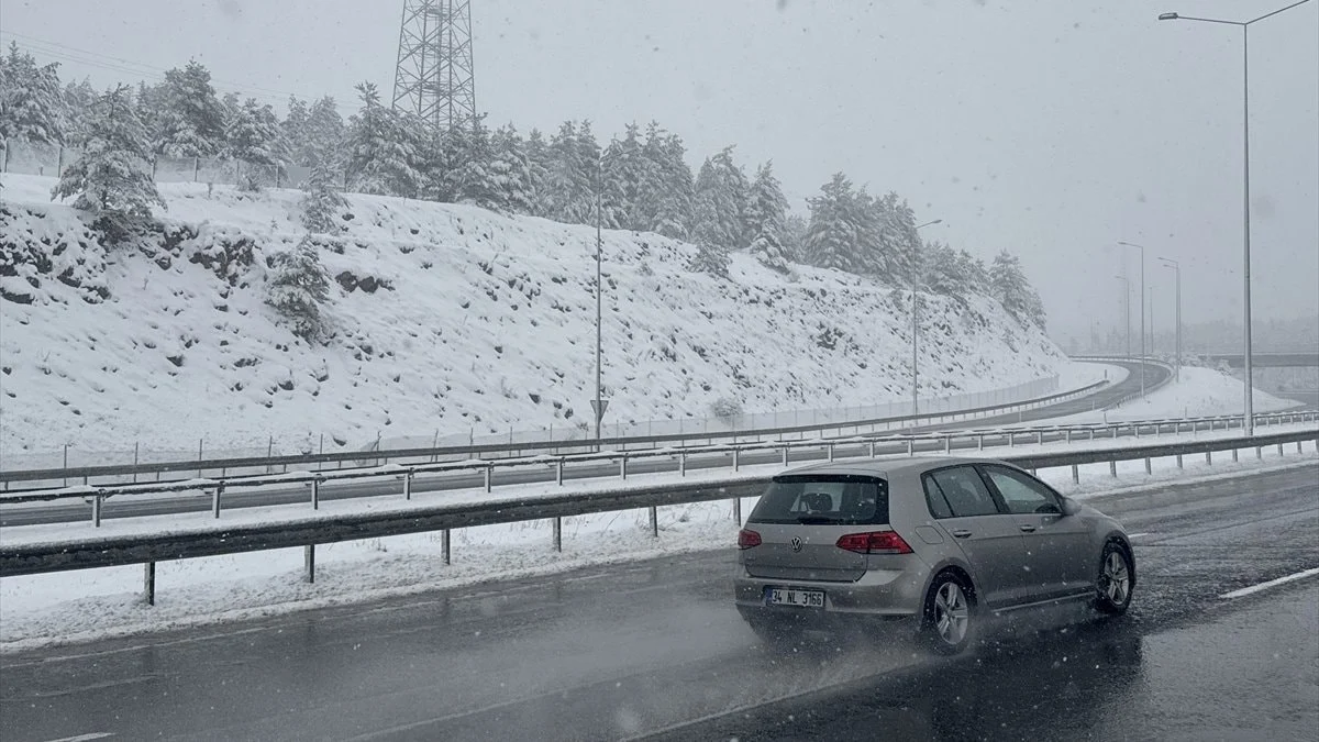 Bolu Dağı'nda kar yağışı başladı
