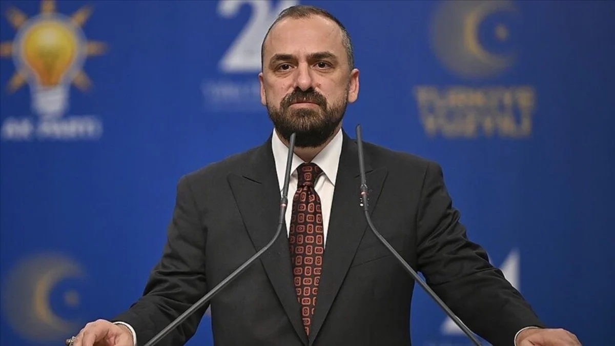 Faruk Acar'dan Özgür Özel'e: Kendisini ne kadar kale almamız gerektiğini göstermekte
