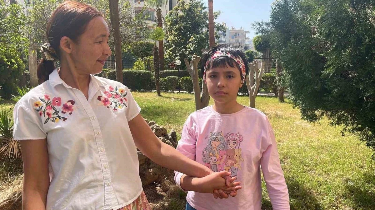 Küçük kız bir anda sustu: 7 buçuk yıldır konuşmuyor