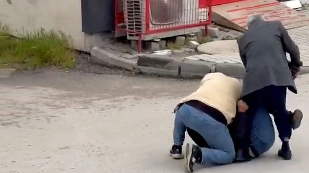 Bolu'da sokak ortasındaki kavga kamerada