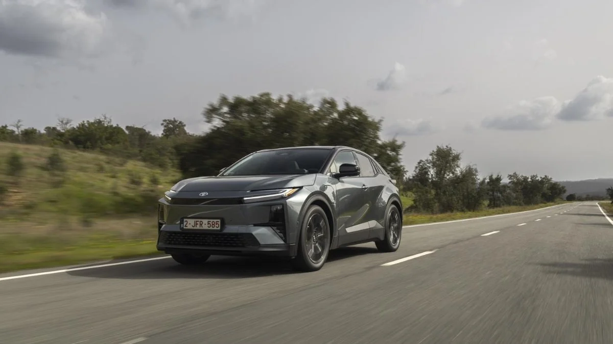 Tamamen elektrikli Toyota C-HR+ Avrupa'da satışa çıktı